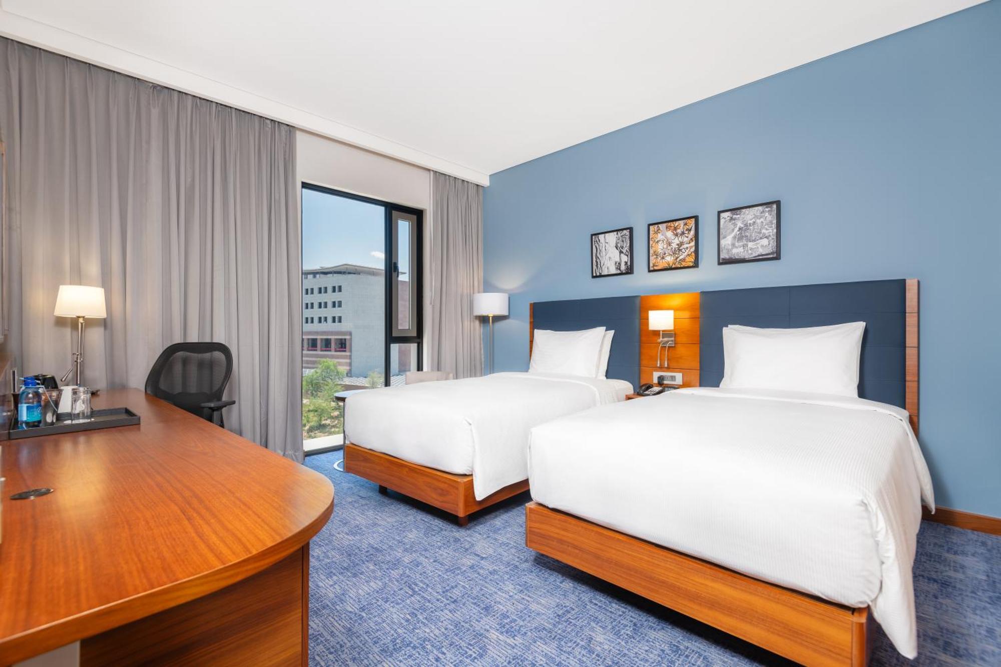 Hilton Garden Inn Уиндхоек Екстериор снимка