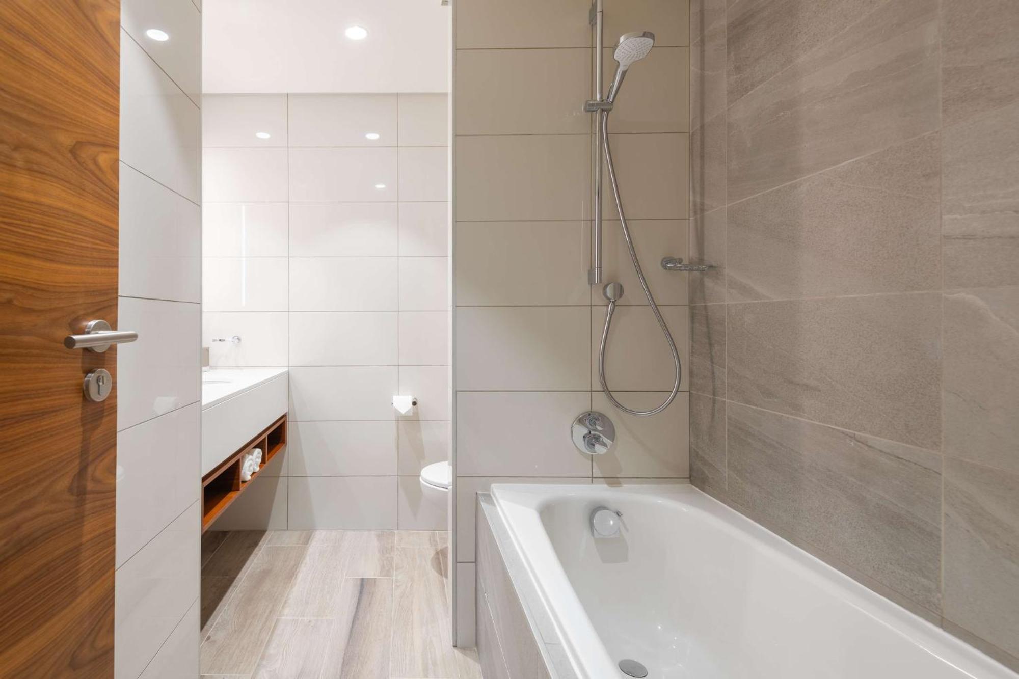 Hilton Garden Inn Уиндхоек Екстериор снимка
