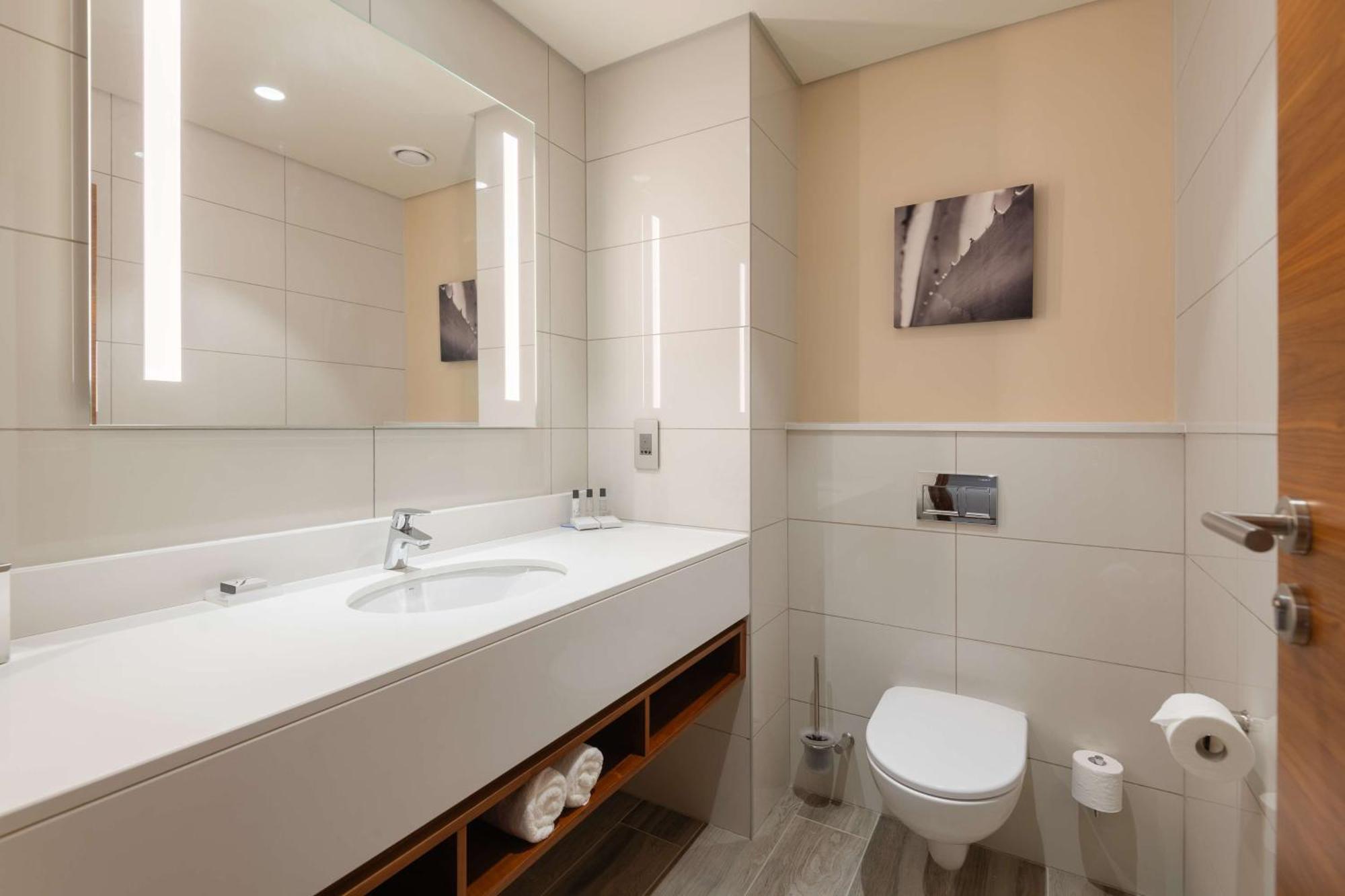 Hilton Garden Inn Уиндхоек Екстериор снимка