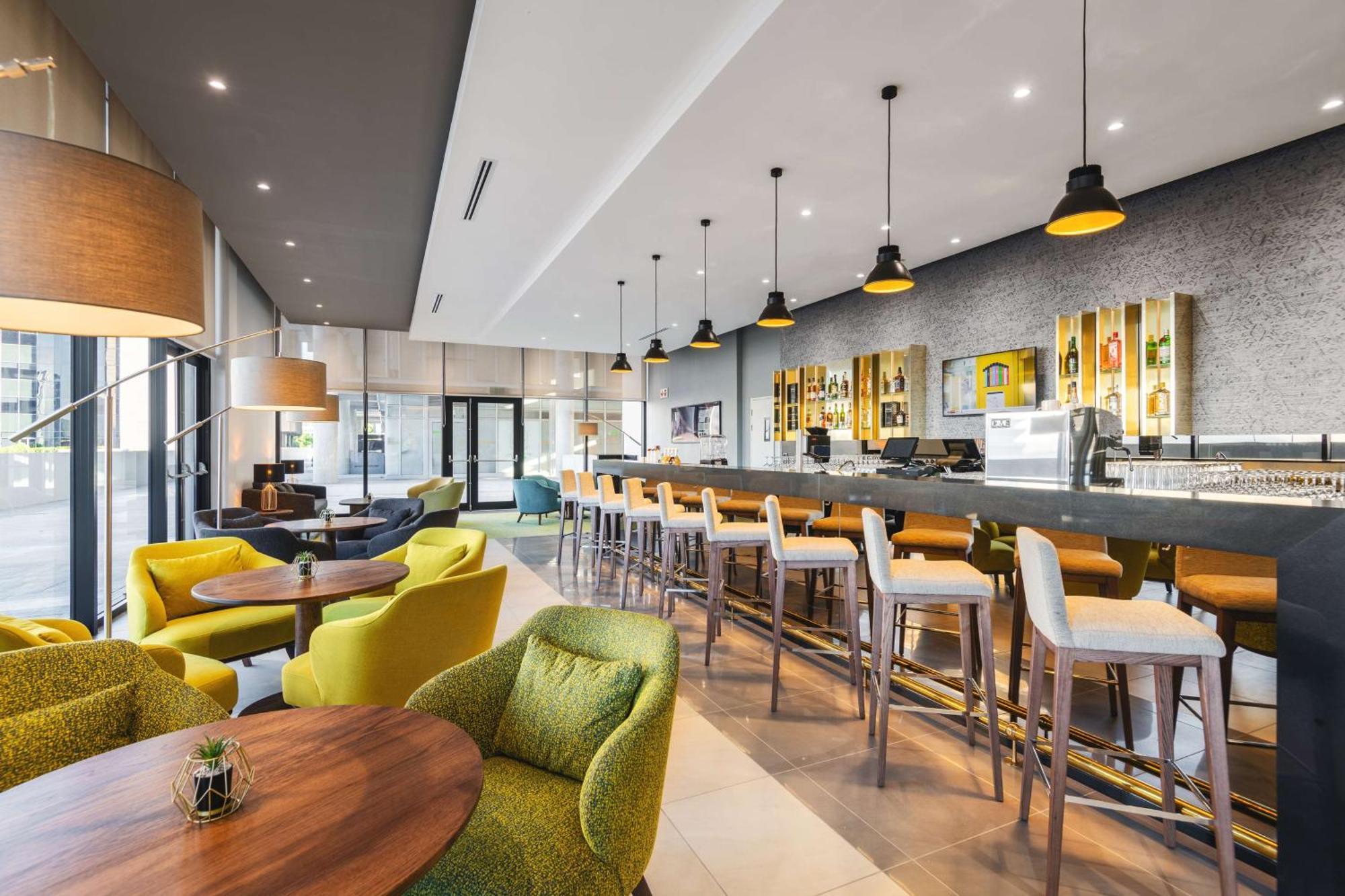 Hilton Garden Inn Уиндхоек Екстериор снимка